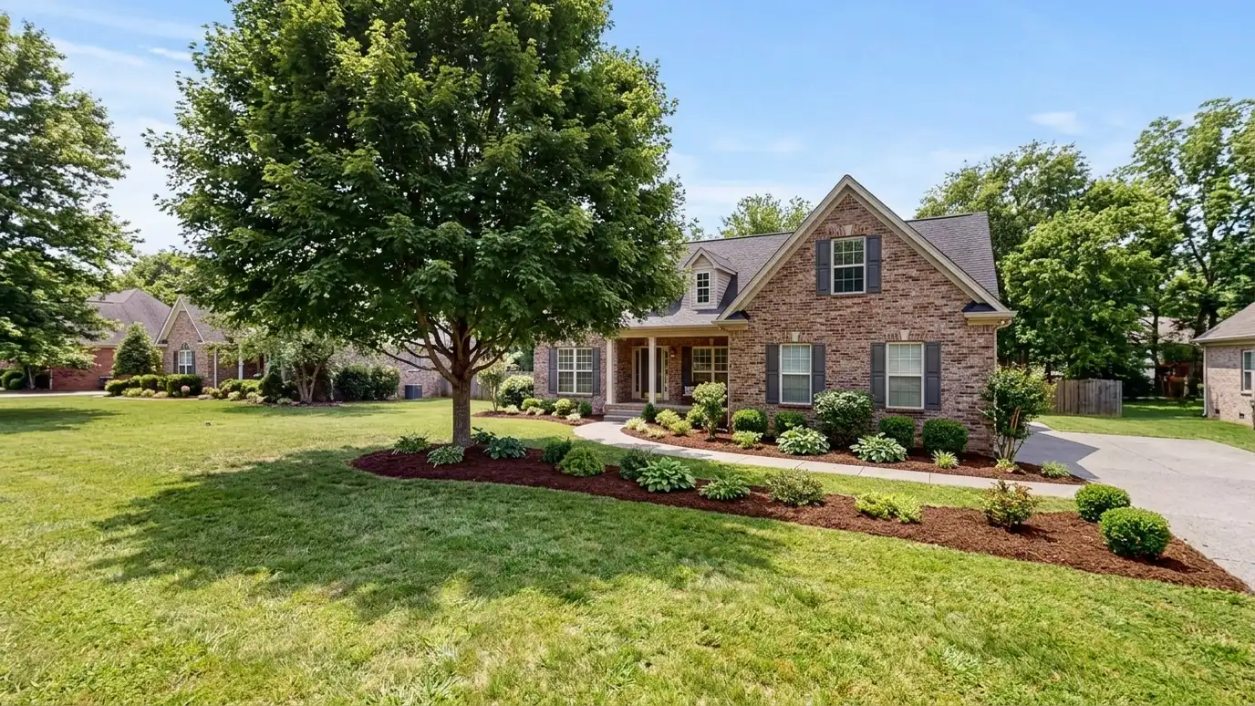 A green lawn at a Hermitage, Tennessee home
